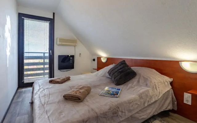Karesz Holiday Home