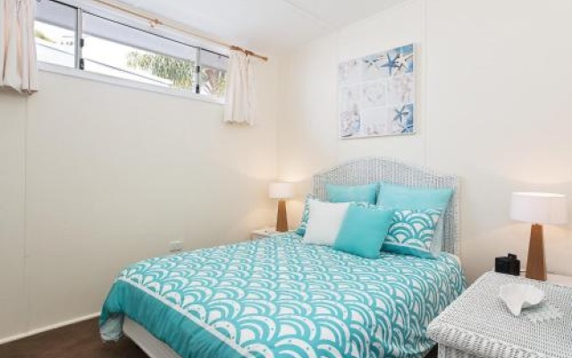 Casa Martins', 219 Foreshore Drive - Absolute Waterfront House – Guest Rooms – Corlette
