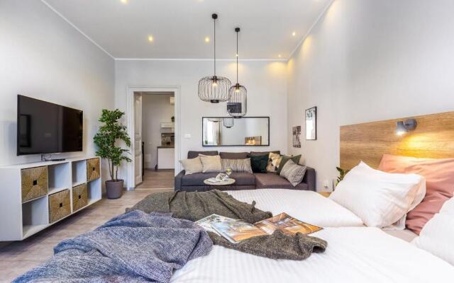 Number 1 Deluxe Apartments