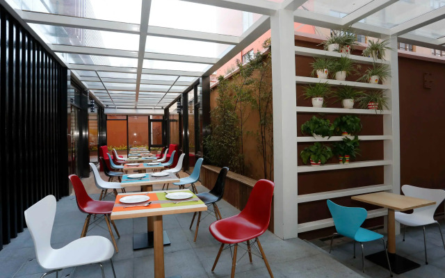 Ibis Kunming Beijing Rd