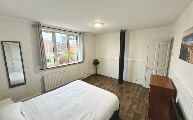 Detached 4beds - Windsor, Heathrow & London Access