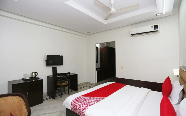 OYO 24023 Sunshine Residency
