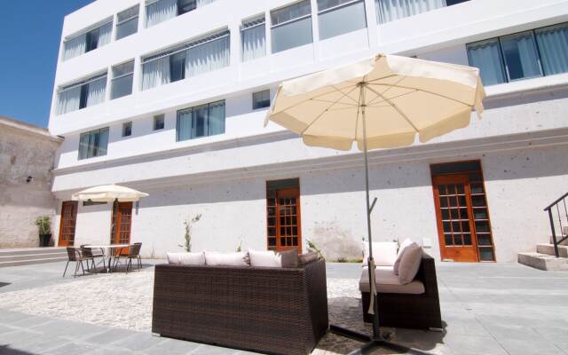 SureStay Plus Hotel by Best Western Tierra Sur Colonial