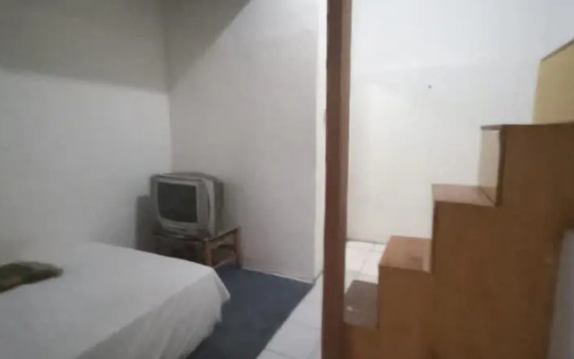 SPOT ON 93964 Guest House Pak Gatot 3