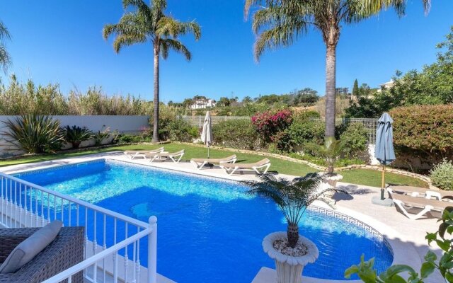 Luxury Villa in Albufeira With Heated Private Pool