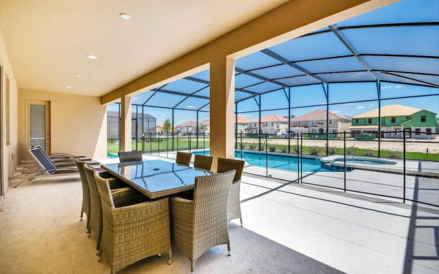 11 Bedroom 9.5 Bathroom 4792sq Foot Villa