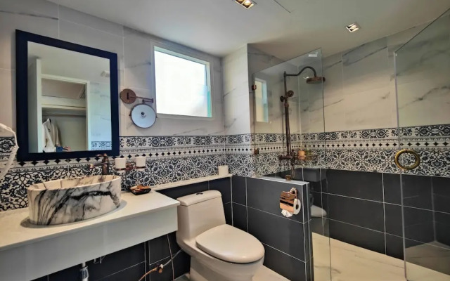 siri grand bangkok hotel