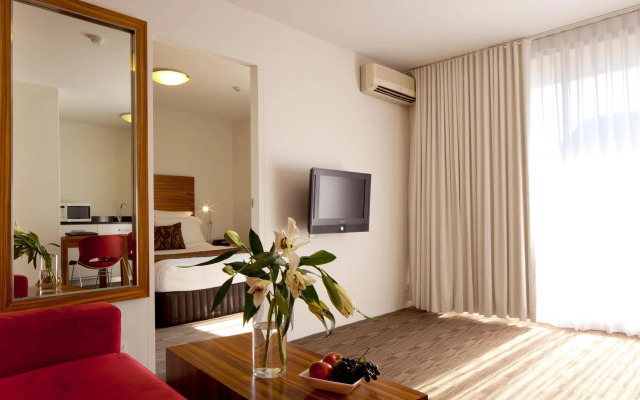 Cambridge Hotel