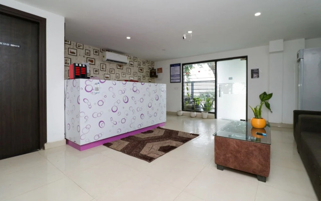Tipsyy Inn Suites 007