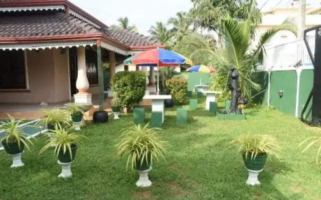 Iyooinn negombo