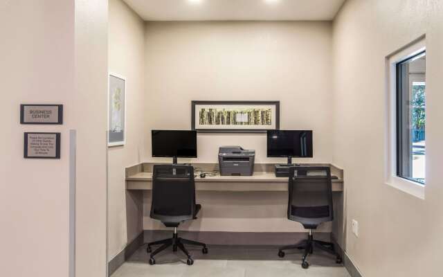 Comfort Inn & Suites Fairburn - Atlanta Southwest