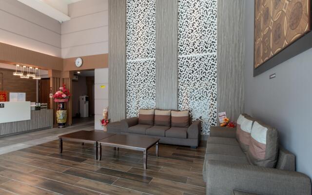 OYO 89375 Regent Hotel