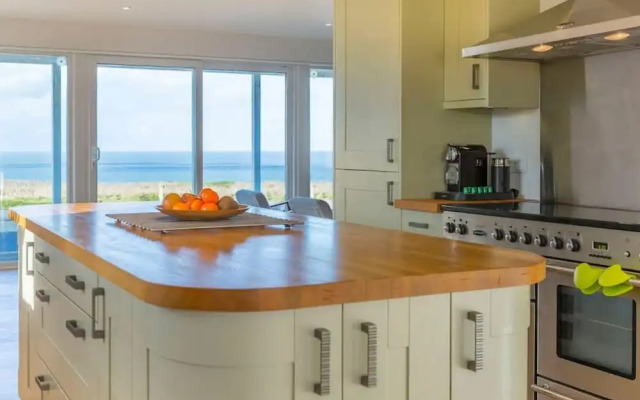 Poldare in Widemouth Bay