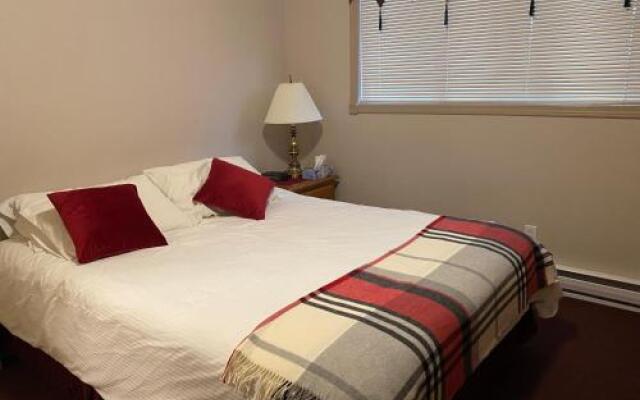 Kirton Suite - 1 Bed / 1 Bath Condo