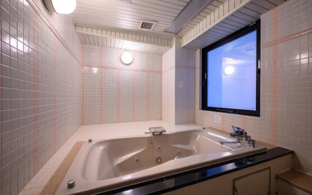 Iwatsuki Waterhotel Mw - Adult Only