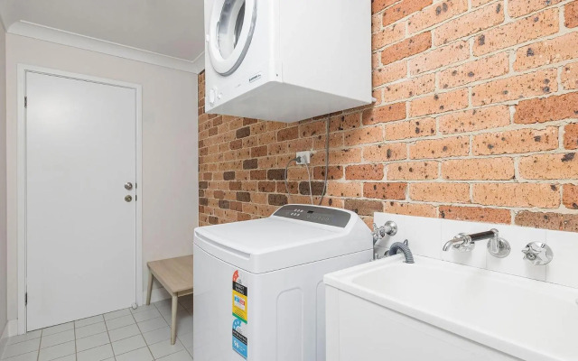 Whitesands Hideaway - STAY three PAY two