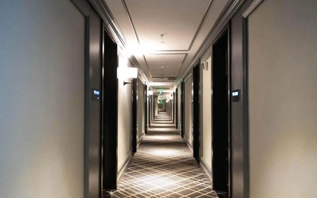 Xana Hotelle(Shenzhen futian shangmeilin subway station)