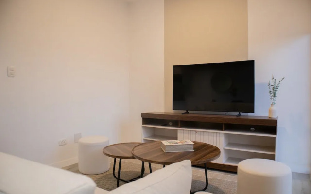 w Minimalist 2BR w Balcony in Barranco