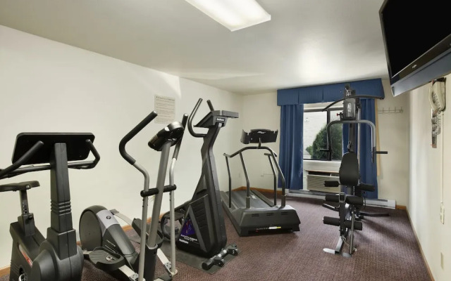 Baymont Inn & Suites Waukesha