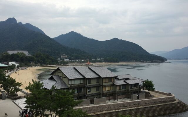 Sakuraya