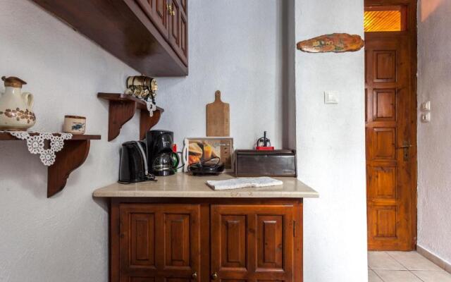 Nikoleri Studios & Apartments