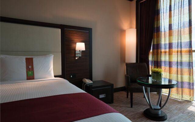 Holiday Inn Kuwait Al Thuraya City, an IHG Hotel