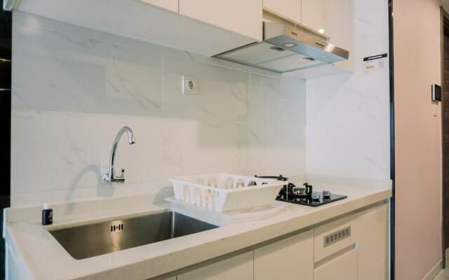 Homey And Spacious 3Br At Sky House Bsd Apartment