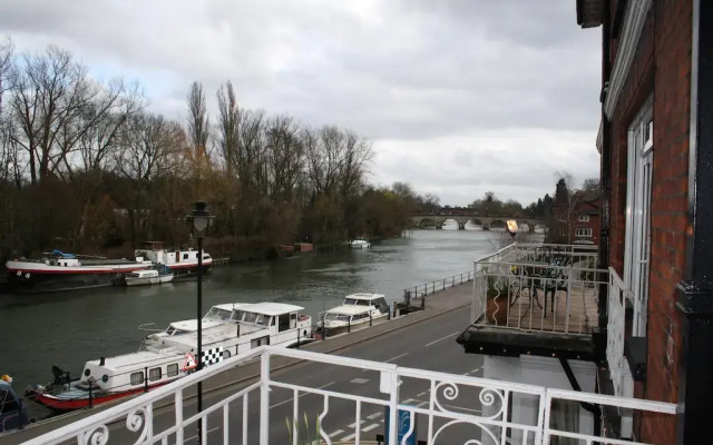 Uno Hotel Thames