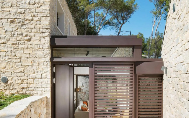 Vale Residence - exclusive & private property by the sea