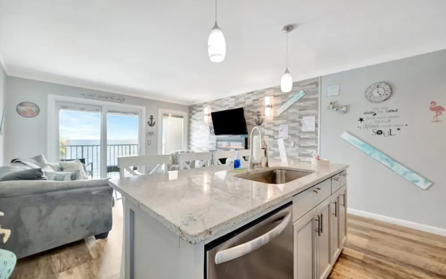 The Flamingo Balcony Waterview Heated Pool