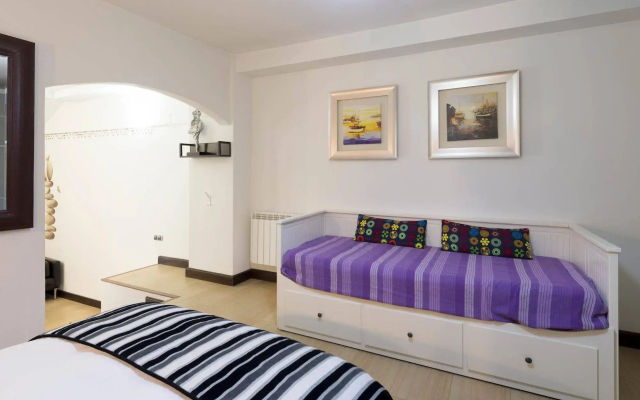 Apartamentos Fuente Redonda