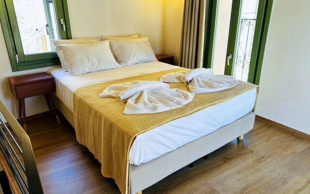 Roussos Place - Next To Splantzia Square - 2bd 2ba