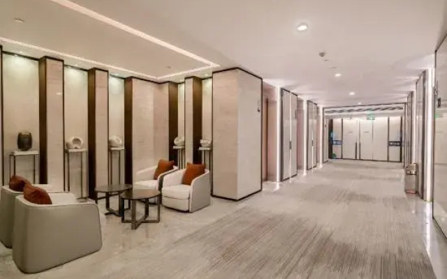 Grand Emporium Rezen ESA Apartment