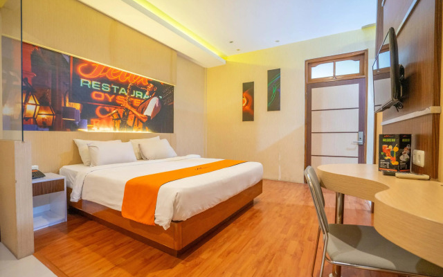 VOTEL Kartika Abadi Madiun by AZANA