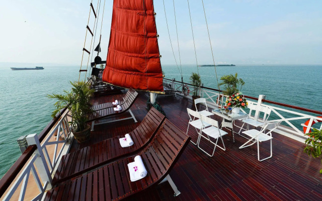 Imperial Legend Cruise Halong