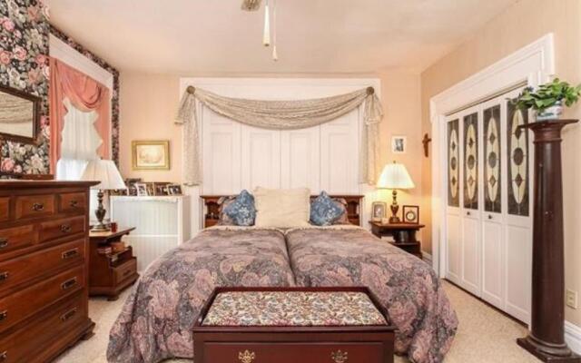 Chester Bulkley House Bed & Breakfast
