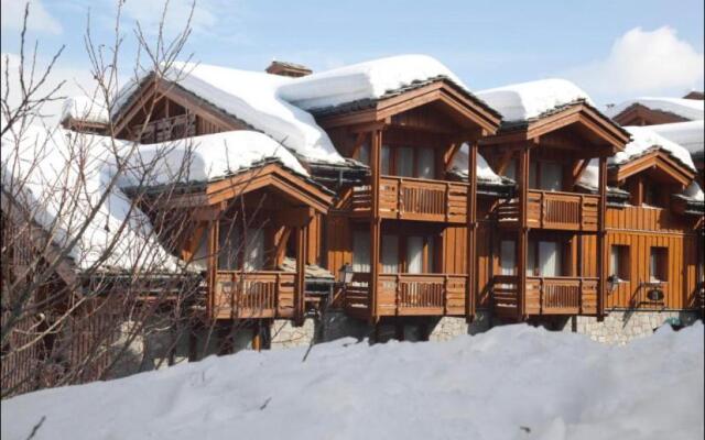 Luxury suite 70m2 balcon courchevel1850 parking