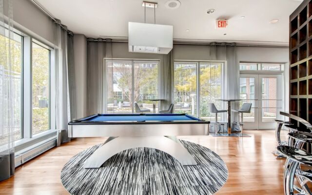 Global Luxury Suites at Park Crest Lofts