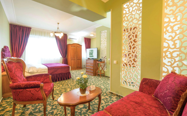 Studio One Accommodation Suites