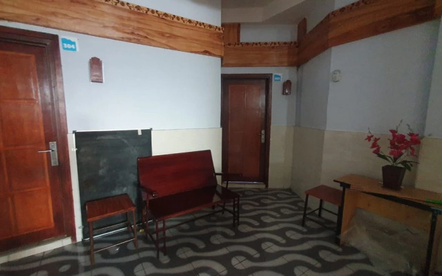 Reddoorz @ Homestay Gayatri