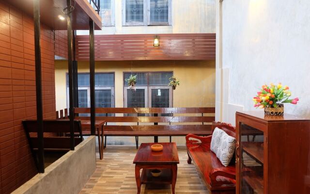 14 Plus 1 Hotel