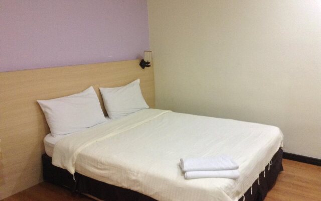 Maxim Hotel