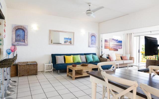 Santorini Thira 24 Family Only