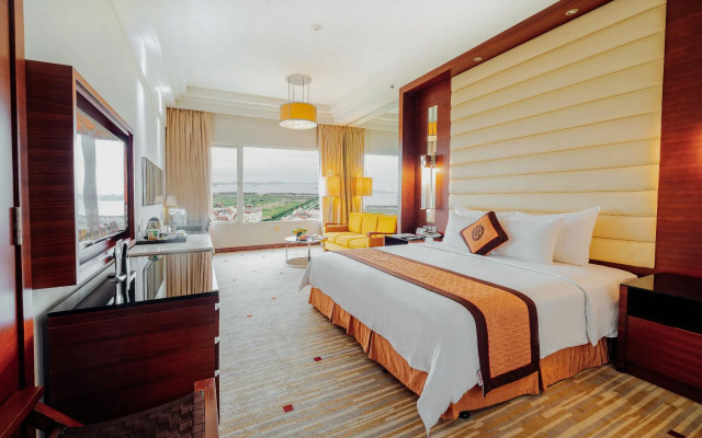 Royal Halong Hotel