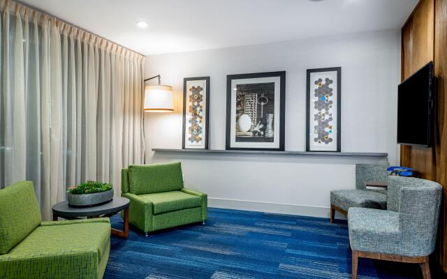 Holiday Inn Express And Suites Santa Ana - Orange County, an IHG Hotel