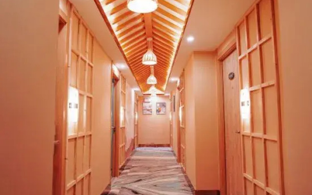Ningguo Meng JING E-sport Hotel