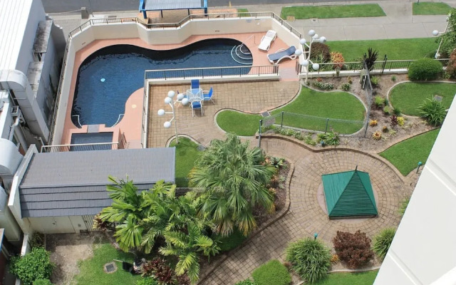 Cairns Ocean View Apartment in Aquarius
