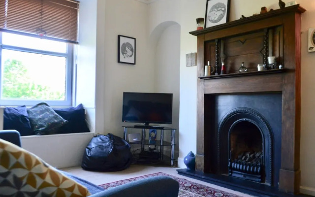 Lovely One Bedroom Flat by the Shore