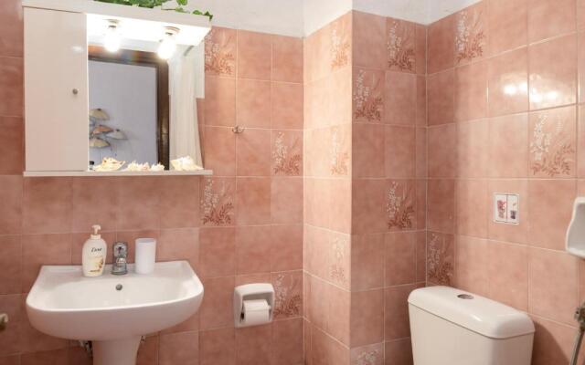 Gennadi Sun Apartments 300 m from the beach