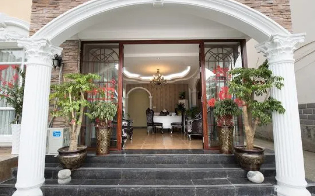 Yunmu Inn